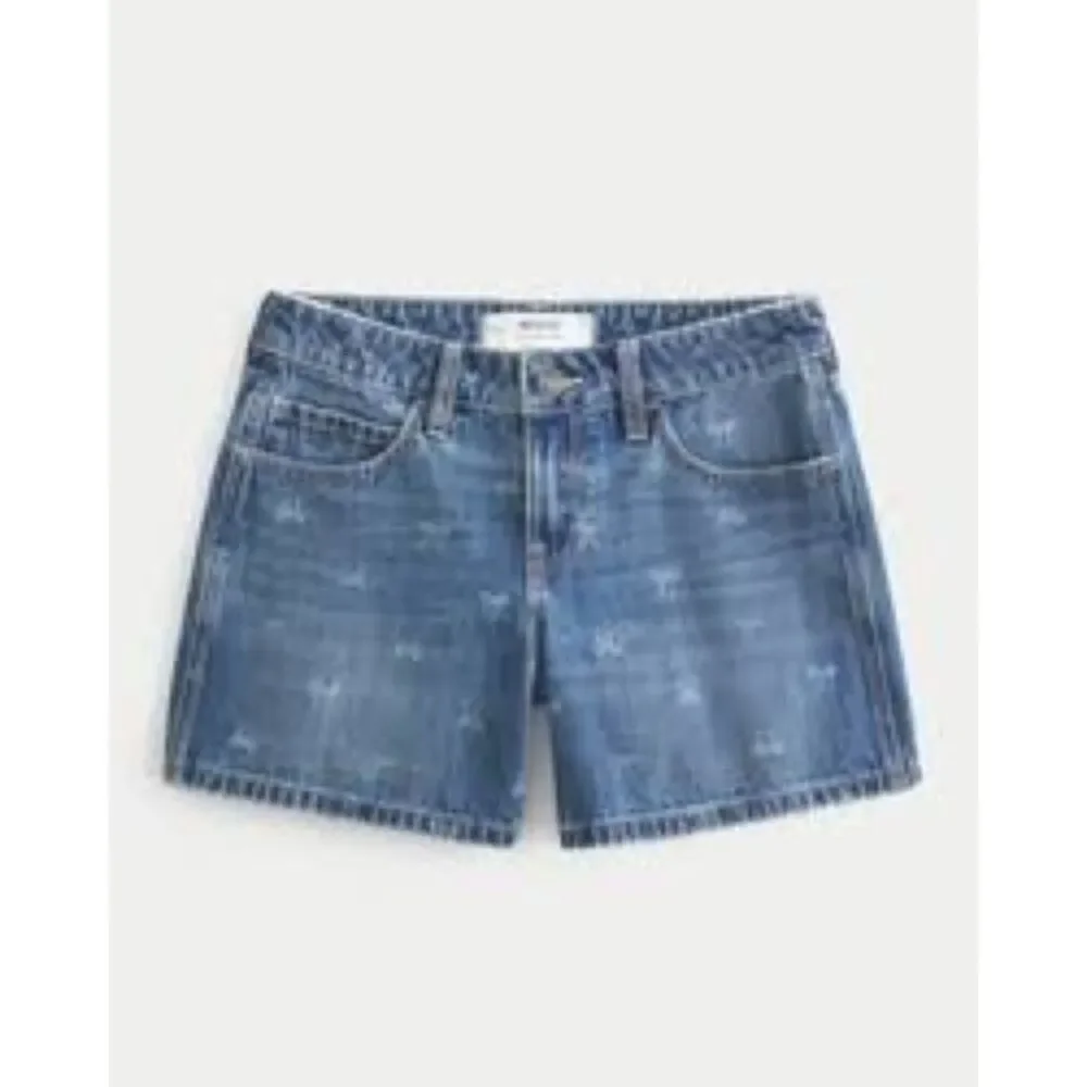 NWT Hollister Low Rise Baggy Denim Shorts, Bow, Medium Wash, Size 27/4